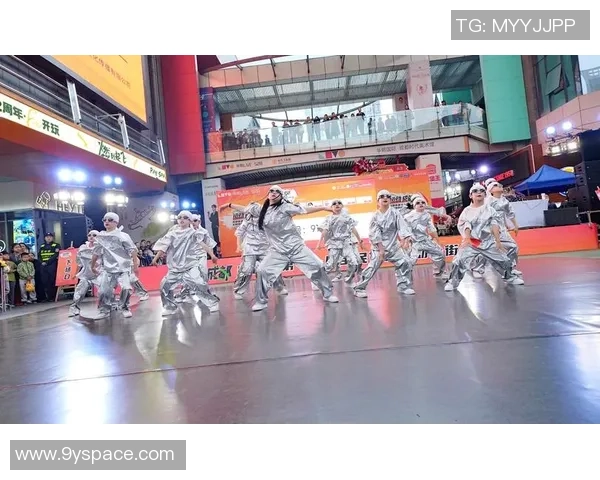 成都街舞队勇闯极限运动会展现青春风采与逆袭精神