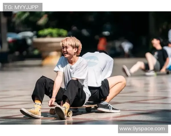 滑板团队协作的艺术:深入探讨北京滑板队的默契与配合技巧 滑板团队协作的艺术:深入探讨北京滑板队的默契与配合技巧